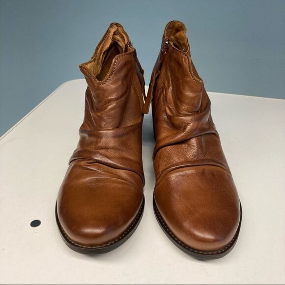 MIZ MOOZ Sz 37 Drew Leather Stacked  2.5” Heel Made in Portugal Ankle Booties - Picture 2 of 11